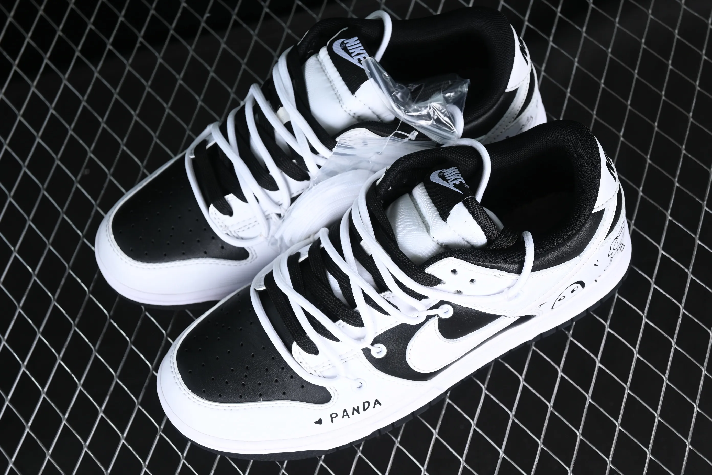 All categories Nk SB Dunk series Nk SB Dunk Low low-top sneakers Nk Dunk Low Reverse Panda-Little Monster SB strap low-top casual sneakers DD1391-100